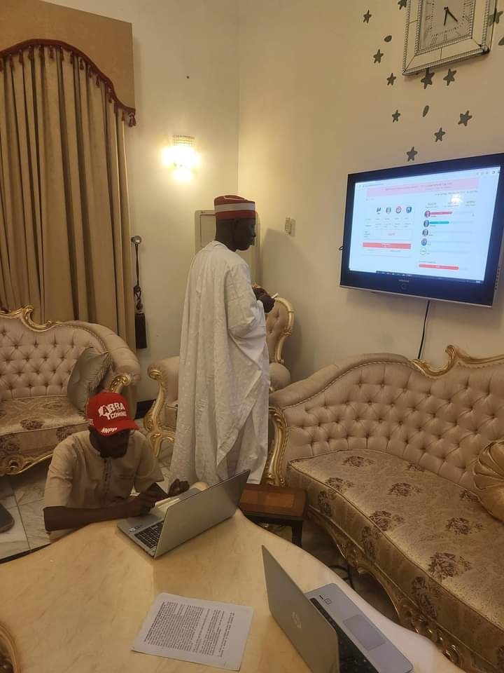 H.E live from situation room
#GidaGida23
#AbbaIsComing In shaa Allah!
#KanoDecide