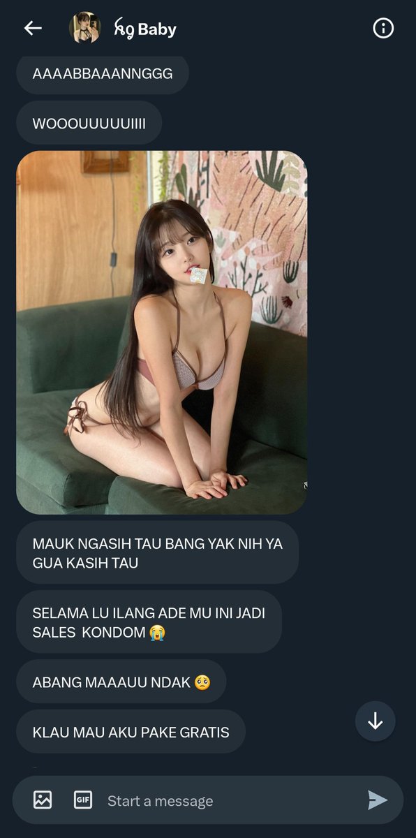 IBGXXTOP's tweet photo. Asem nyepam jam segini :* untung sayang @voilazj https://t.co/kj6bNAuIC0