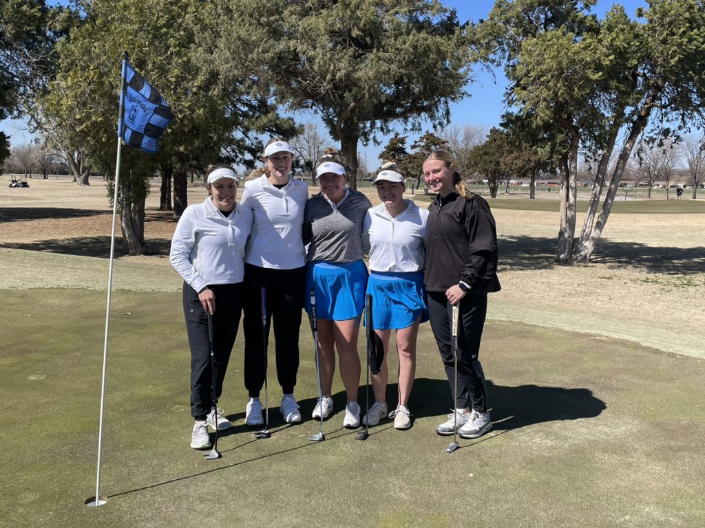 dwu_golf's tweet photo. Women are enjoying their practice round in sunny Oklahoma! 36 hole tournament begins tomorrow morning to kick off the spring season #BleedBlue https://t.co/F2yACEOokY