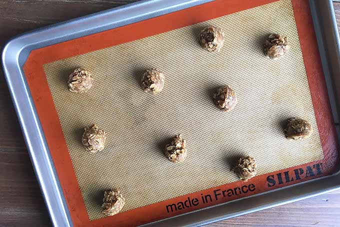 FoodalBlog's tweet image. The Best Silicone Baking Mats: Your Nonstick, Reusable Solution to Tray Liners! foodal.com/kitchen/genera… #baking101 #bakinghacks #Silpat #siliconebakingmat