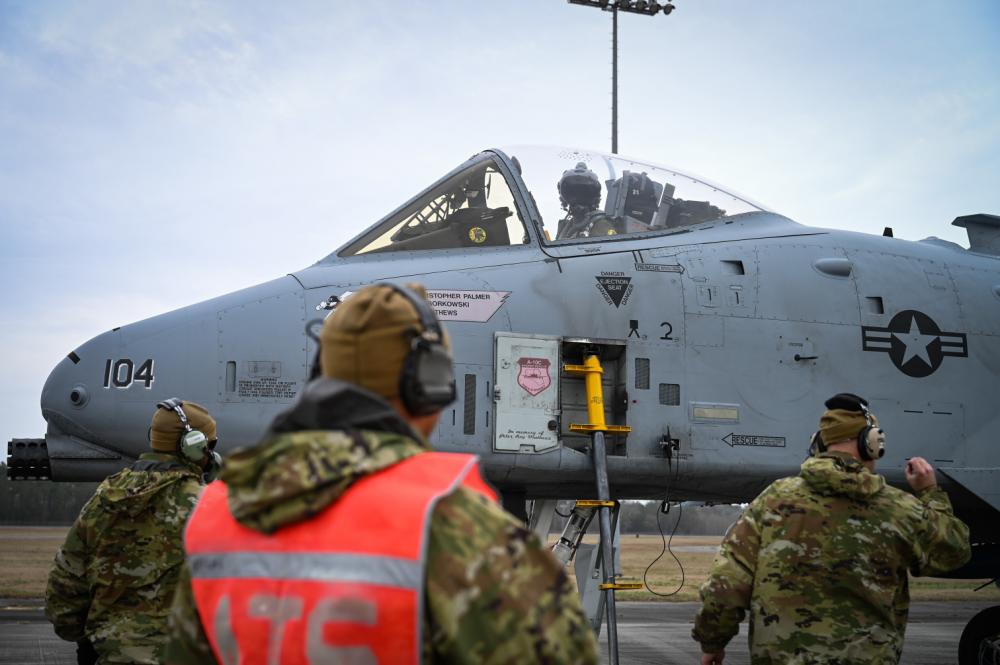 ReserveOrg's tweet photo. The Maryland @AirNatlGuard conducted Combat Search and Rescue training while exercising Agile Combat Employment during Exercise Sunshine Rescue 23, at the Savannah #CombatReadinessTrainingCenter: https://t.co/jKttHe2Rgr

#175thWing
#AirNationalGuard
#ExerciseSunshineRescue https://t.co/XLTMTZSJ4l