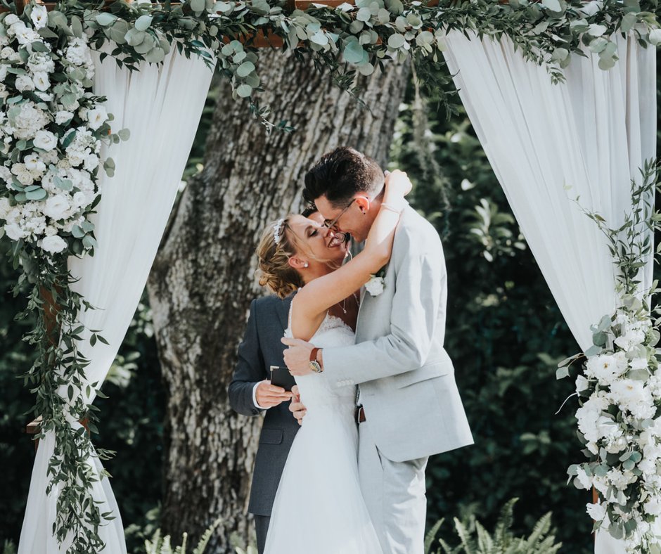 bakersranchfl's tweet photo. Cheers to the union of love. ✨
.
. @bakersranchfl
.
#bakersranchwedding #allinclusivevenue #allinclusivewedding #floridaweddingvenue #bridalgown #weddingday #weddingphoto #shesaidyes #hesaidyes #theysaidyes #ido #brideandgroom
.
.
.
https://t.co/nuPQkxSw53 941-776-1460 https://t.co/iBrLnsNbUK