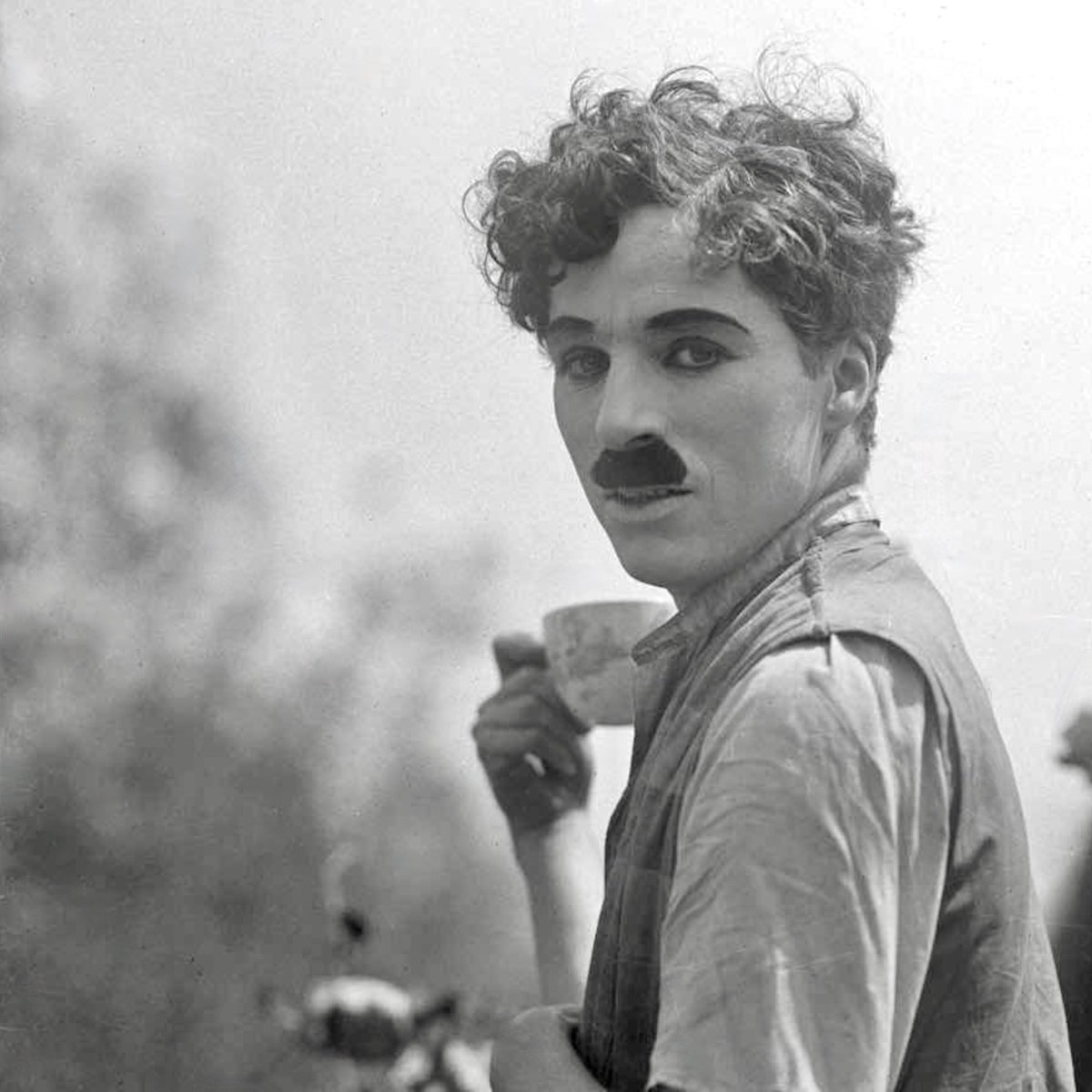 lacancircle's tweet photo. Fine actors do psychoanalysis:

“What do you want a meaning for? Life is a desire, not a meaning!” 

Charlie Chaplin, Limelight, 1952 https://t.co/CIO7NaFnwc