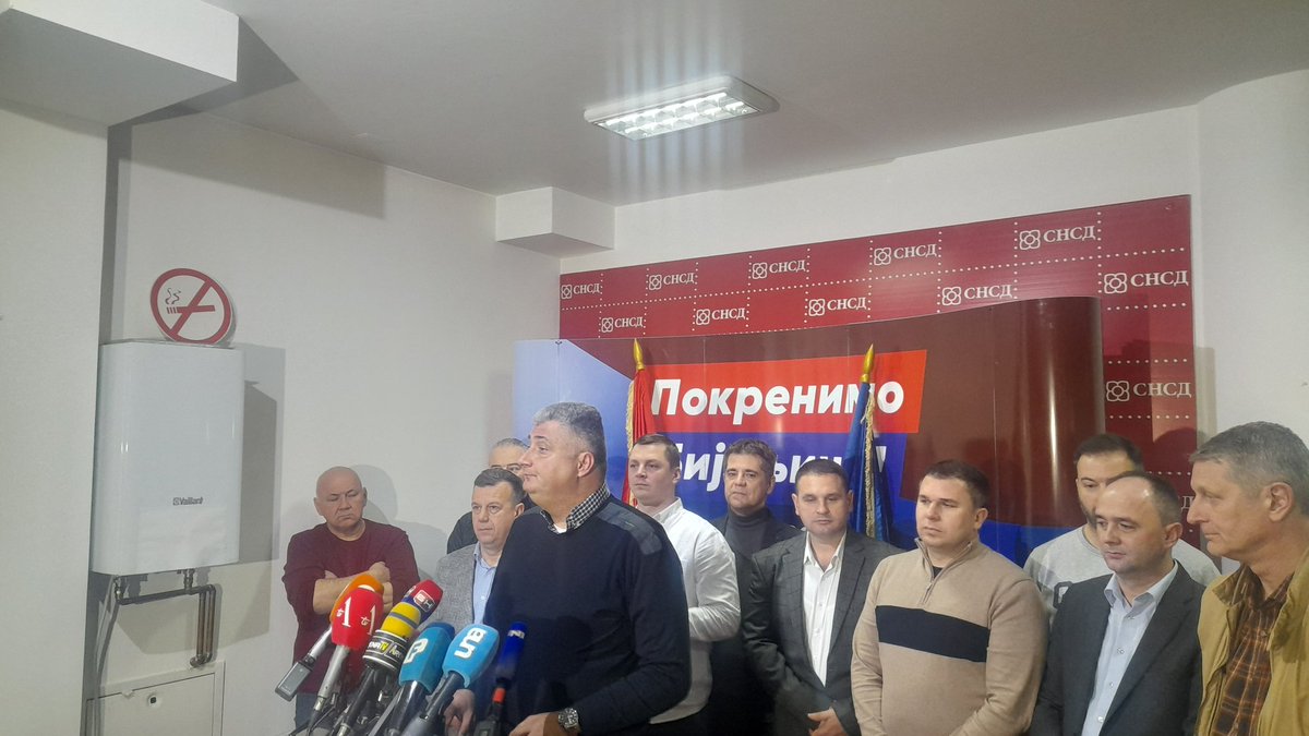 djvujovic's tweet photo. Snsd priznao poraz u Bijeljini, Milovanović : "Poštujemo volju građana, čestitamo našim političkim protivnicima, ne osjećam odgovornost za ovaj poraz" @novabhtv https://t.co/VTfBdoQDTH