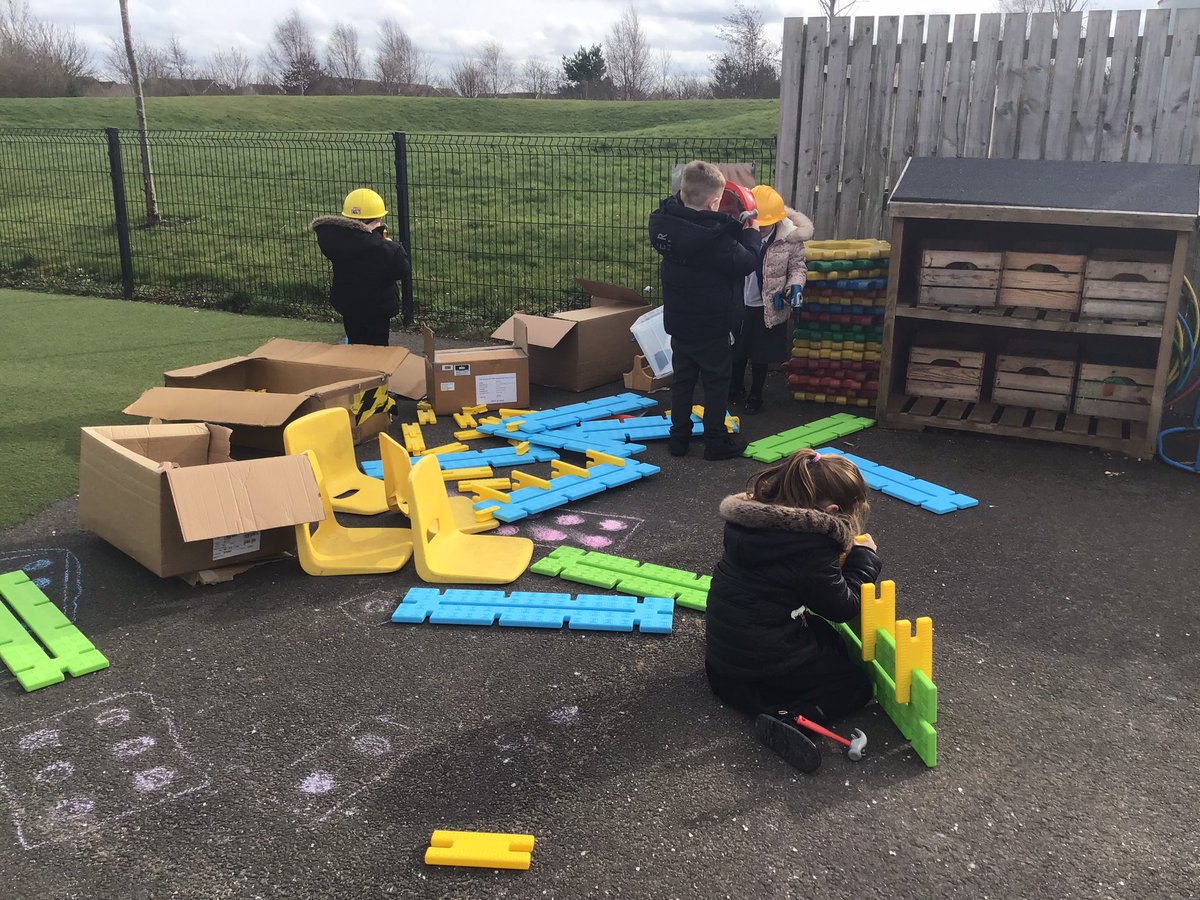 wla_reception's tweet photo. We have been learning about different types of transport. https://t.co/er8MStdl3n