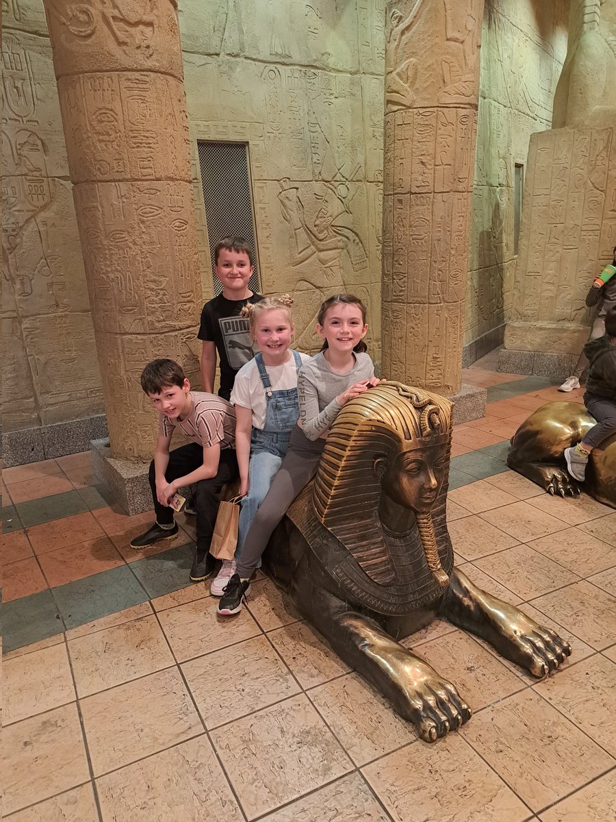 jillv83's tweet photo. @Year4sunnybank @sunnybankschool some intrepid explorers found some Ancient Egyptian artifacts and Hieroglyphics on their travels https://t.co/AkaSkfAh26