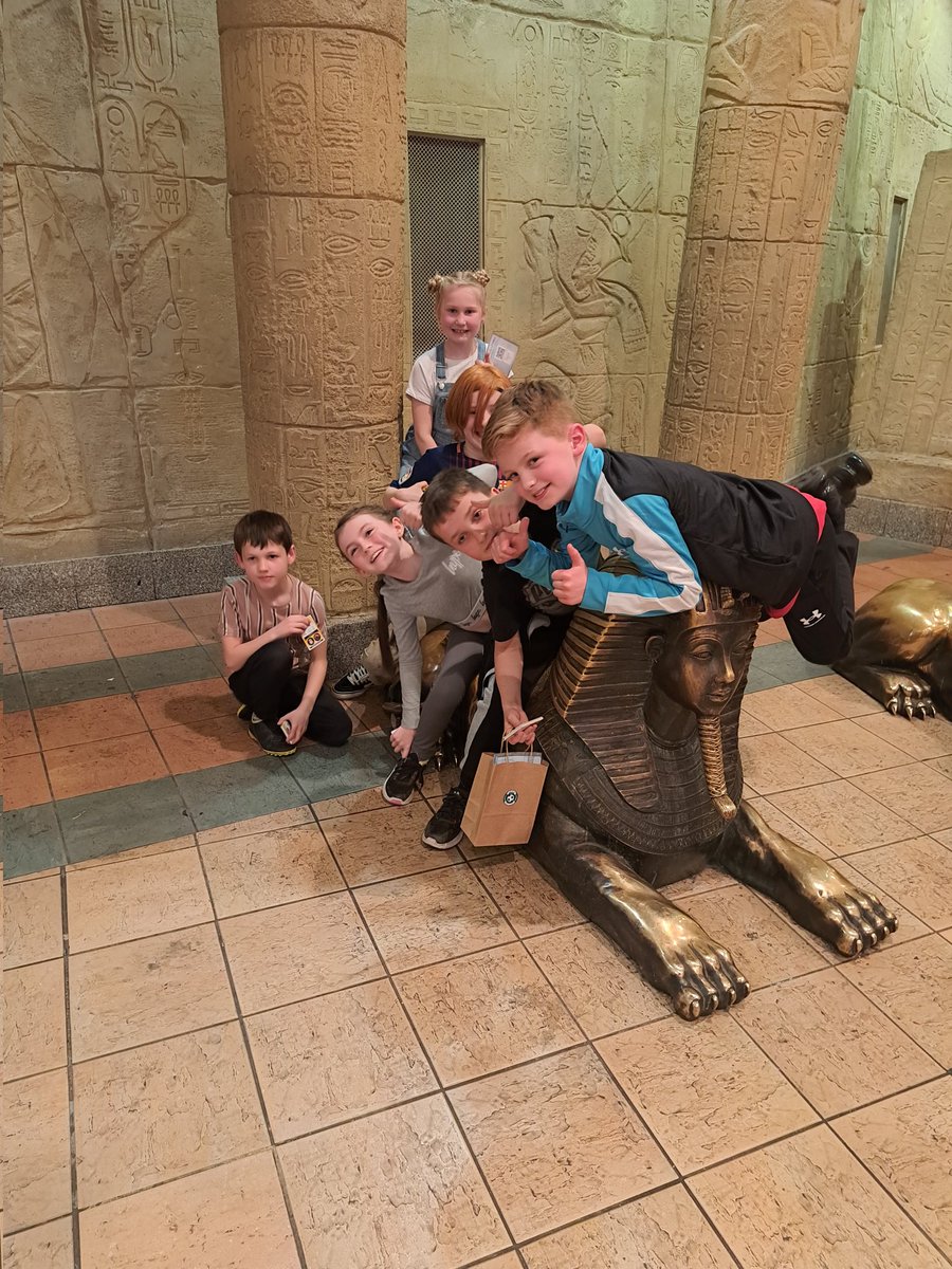 jillv83's tweet photo. @Year4sunnybank @sunnybankschool some intrepid explorers found some Ancient Egyptian artifacts and Hieroglyphics on their travels https://t.co/AkaSkfAh26