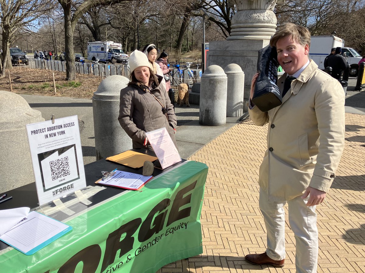 BKForgeAhead's tweet photo. We are out calling on @GovKathyHochul @AndreaSCousins @CarlHeastie to include funding in the FY2024 budget for the Reproductive Freedom &amp; Equity Program. Thanks @ShahanaFromBK @Bobby4Brooklyn @SenatorMyrie for stopping by &amp; showing support! NY needs safe access to abortion care. https://t.co/kRFpzrnM7Z