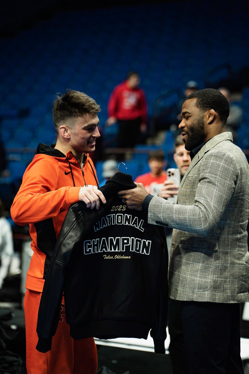 alliseeisgold's tweet photo. New year. New legacies cemented. These jackets can’t be bought, only earned. Cheers to our 2023 National Champions!
#legacyjacket
#rudis
#awayoflife
📸: @LeviVentura_
@the_rudis https://t.co/U4jY3e9n9b
