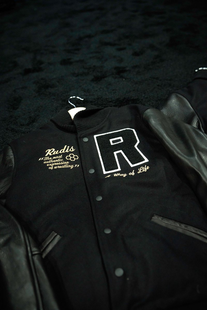 alliseeisgold's tweet photo. New year. New legacies cemented. These jackets can’t be bought, only earned. Cheers to our 2023 National Champions!
#legacyjacket
#rudis
#awayoflife
📸: @LeviVentura_
@the_rudis https://t.co/U4jY3e9n9b