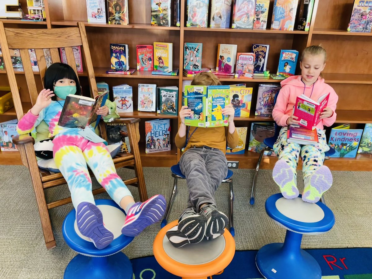 NESlibrary's tweet photo. It’s always a good day to visit the Northside Library! @NorthsideES ❤️📚❤️#ReadingJoy #BookAccessMatters #CHCCSLibraries #fREADom https://t.co/emomSjFThk