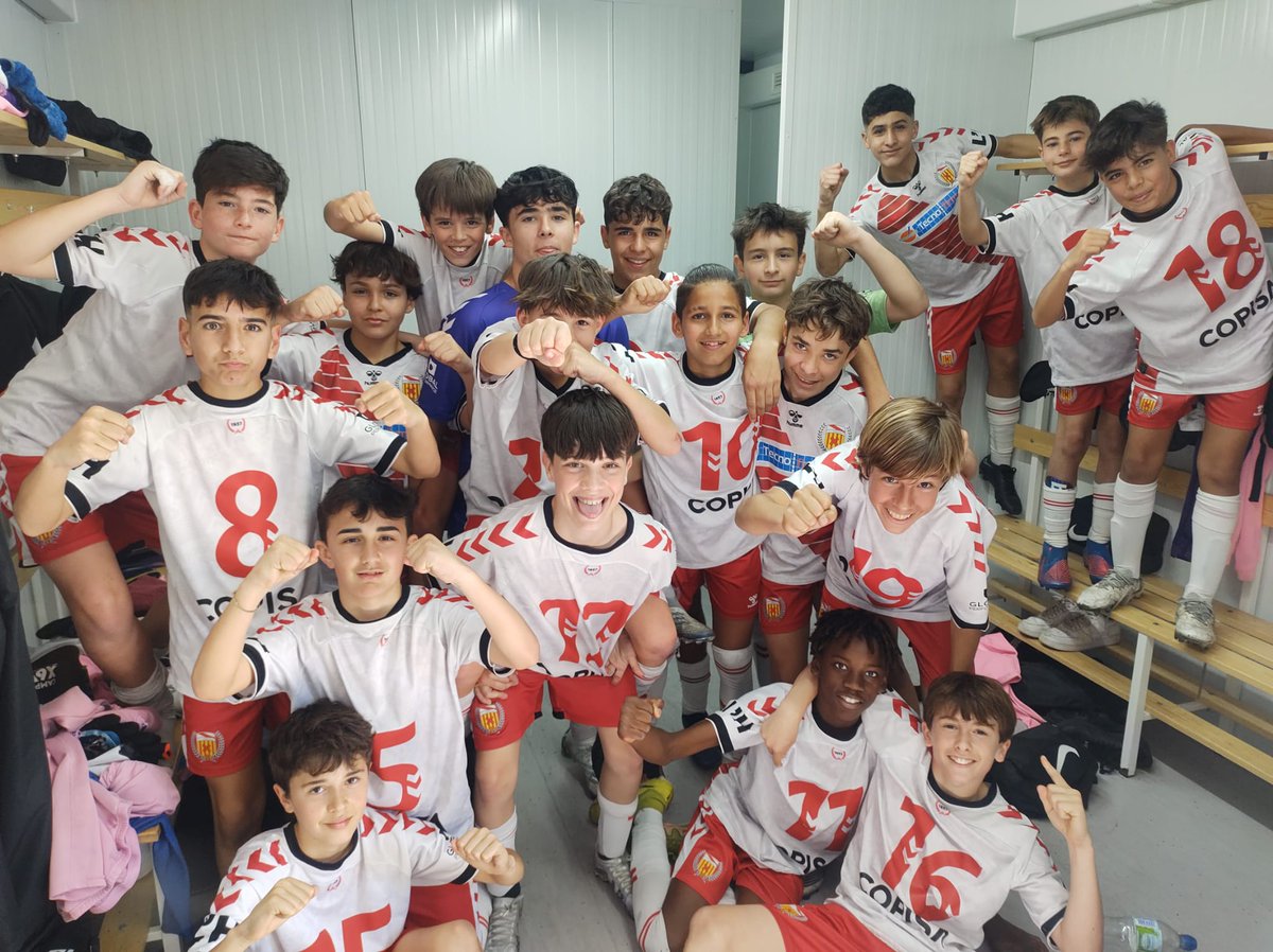 [MARCADOR INFANTIL]

🏆 1a Divisió. G1. J21
✅️ CE Tecnofutbol 0-8 IC
⚽️⚽️ Kilian 
⚽️⚽️ Nico
⚽️ Rodrigo
⚽️ Arnau
⚽️ Guillermo 
⚽️ Alex

🙌Catorzena victòria del conjunt d'<a href="/AgusMelo77/">Agus Melo</a>, dedicada als pares de l'equip.

#SomhiHospi #SomFutur⚪❤