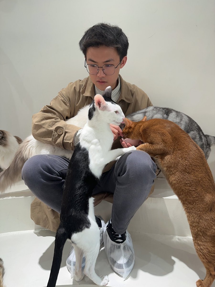 Tya19980's tweet photo. 昆明有很多pussy我很喜欢 https://t.co/FTDtWk6Wt2
