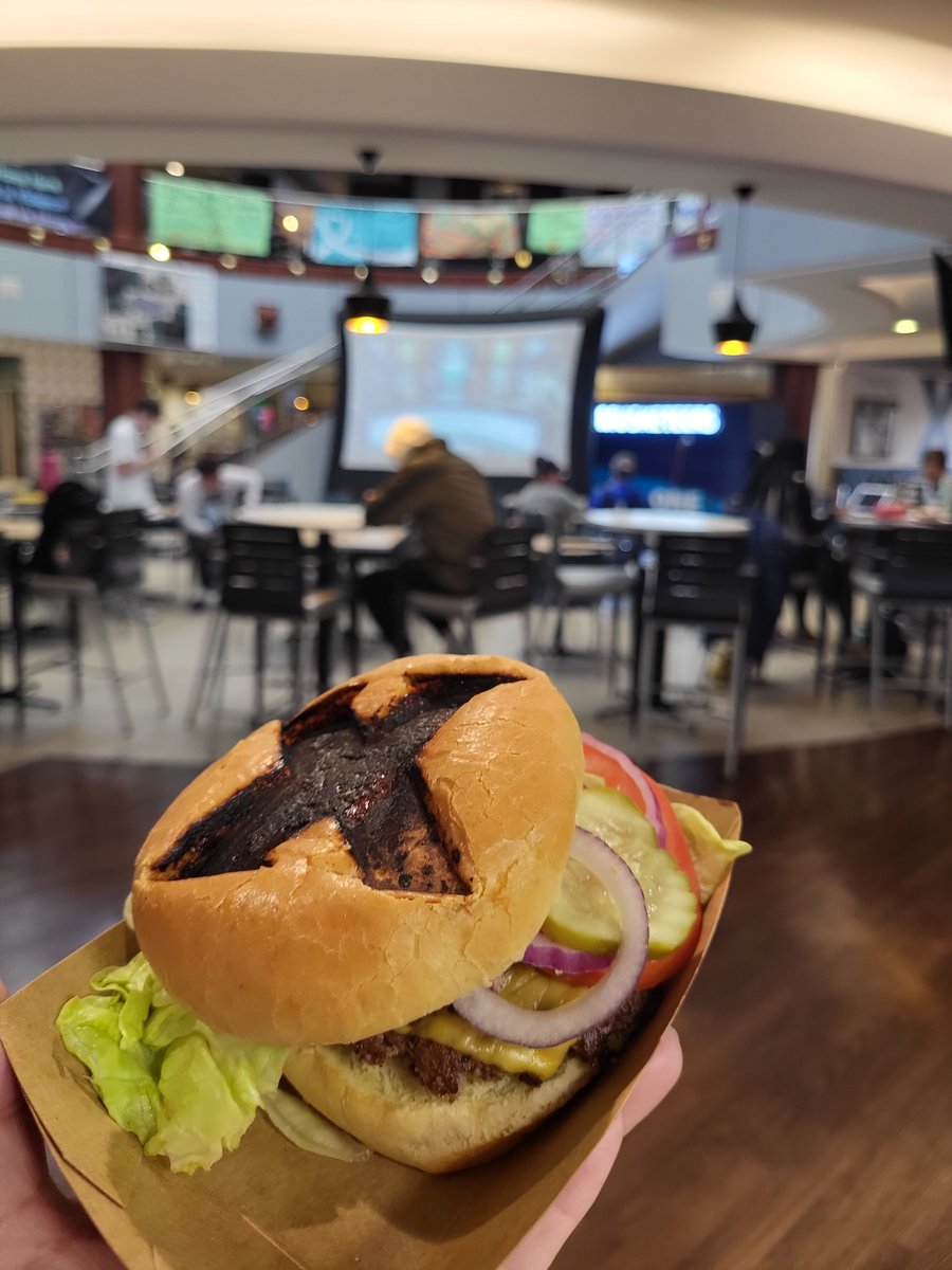 xavierdining's tweet photo. Xavier Watch Party has started!! Comesee us for FREE gear and popcorn 🍿🏀🔥@XavierMBB @XavierGameday @GallagherXU @XavierBookstore #GameDay #LetsGoX #XavierMBB #Xavier #XavierDining https://t.co/Sntpl45exb