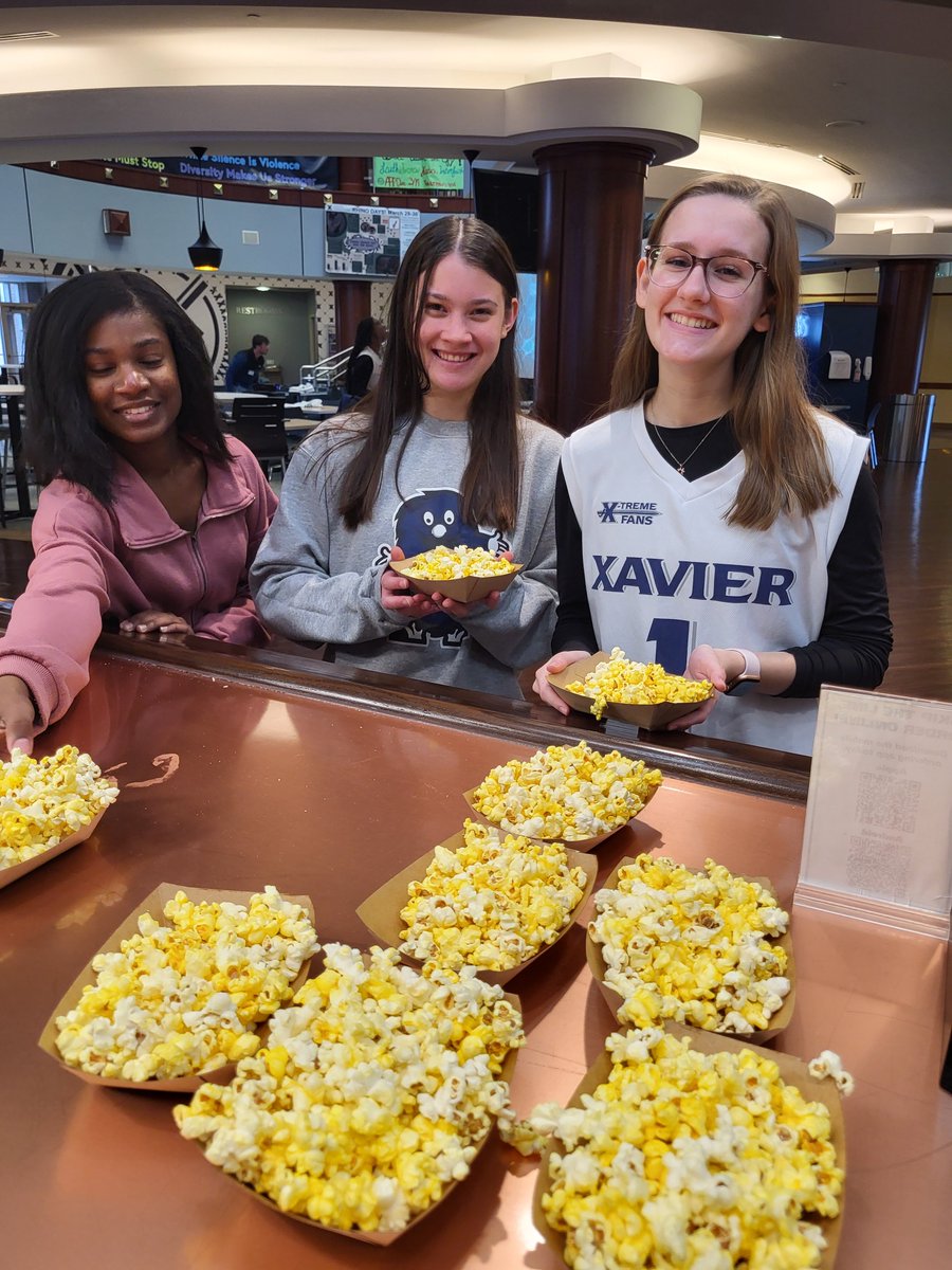 Xavier Watch Party has started!! Comesee us for FREE gear and popcorn 🍿🏀🔥@XavierMBB @XavierGameday @GallagherXU @XavierBookstore #GameDay #LetsGoX #XavierMBB #Xavier #XavierDining