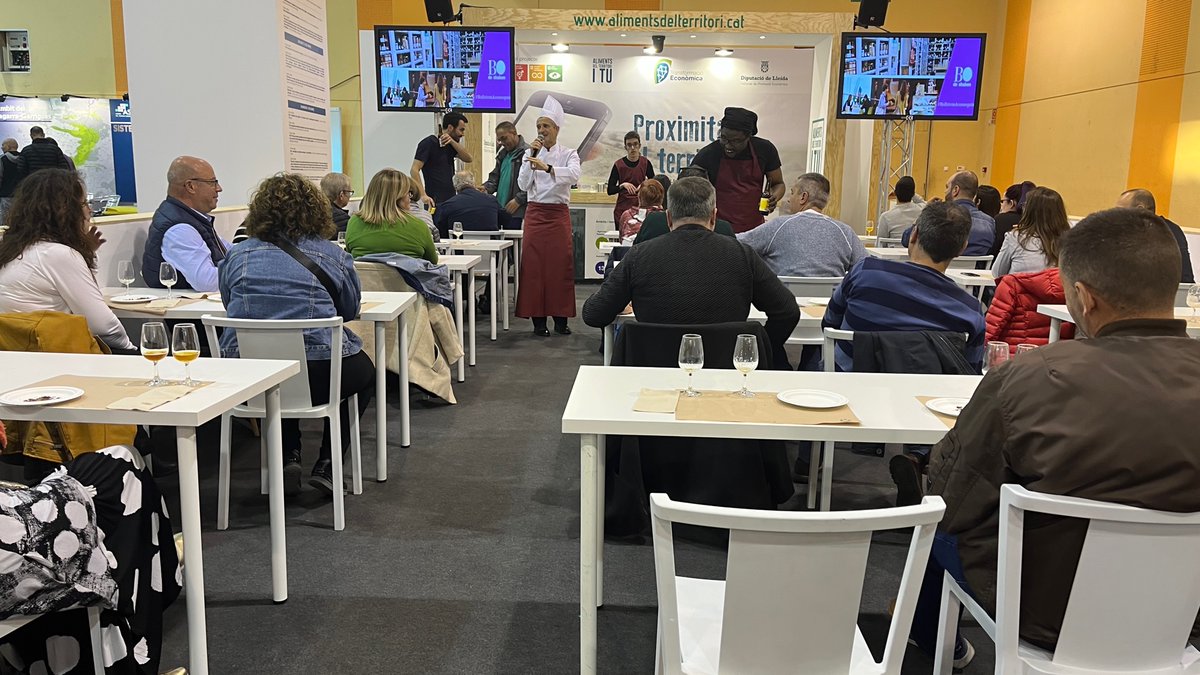 📢Una desena d’emprenedors dels diferents punts <a href="/GLOBALLEIDA/">GLOBALLEIDA</a> i productors de proximitat, presents en la 150a <a href="/FiraMollerussa/">Fira de Mollerussa</a> 
#laforçadelsmunicipis
ℹ️👉bit.ly/3yMJlqD