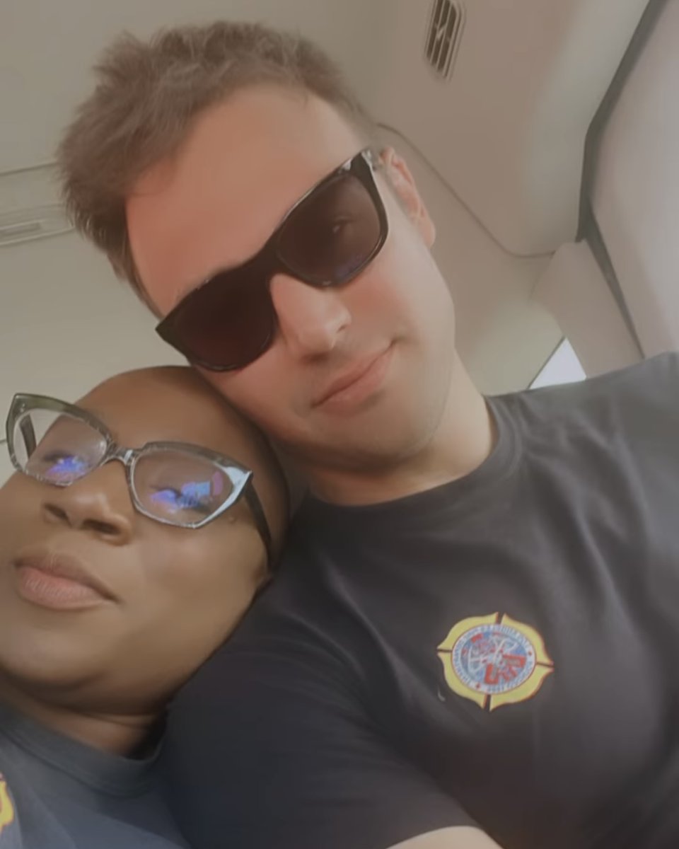 FOXTV's tweet photo. That's a wrap on Season 6 ❤️

SO proud of the cast, crew, and full team behind @911onFOX! https://t.co/B9o8OOBy8b