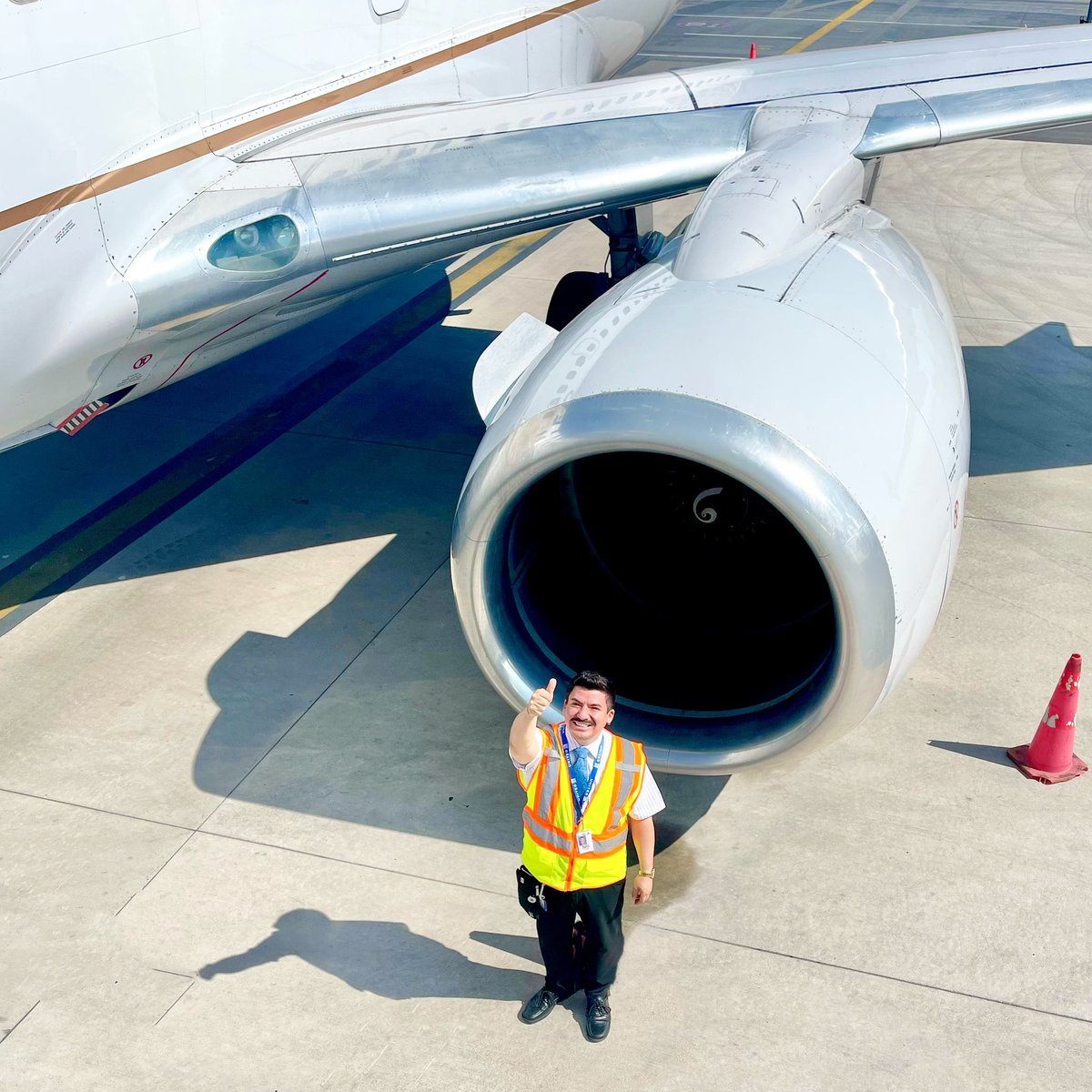 AldoGarciaMu's tweet photo. It’s Sun Day ☀️
Good morning United ✈️
#haveasafeflight #BeingUnited #SLPTeam https://t.co/J4NvYWcZz0