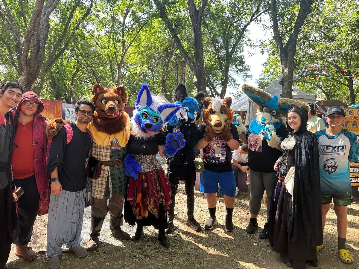 MiamiDadeFurs's tweet photo. An absolute blast was had at @flarenfest 
Florida Renaissance Festival!

Thank you for welcoming us and the attendees for being amazing. https://t.co/NVjkGorwr0