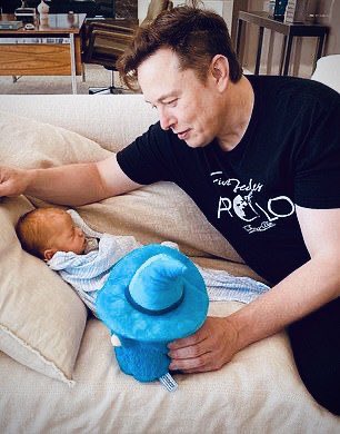 Teslaconomics's tweet image. ELON: “Daddy is fighting for a future where the air is clean, driving is safe, and humans are living amongst the stars of the galaxy and during this fight, many people will try to bring me down, but you gotta be strong, just like Daddy.” @elonmusk
