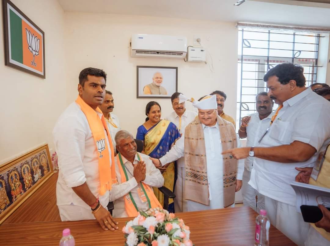 SRSekharBJP's tweet image. என்னுடைய முடிவில் எந்த மாற்றமும் இல்லை! 

இது நேர்மையான அரசியலுக்கான நேரம் - தலைவர் @annamalai_k 
#Annamalai