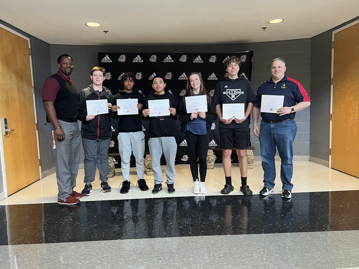 studentofedu's tweet photo. Positivity Project recap. This past week Jay M. Robison celebrated: Creativity, Perseverance, Bravery, Teamwork, and Gratitude. #positivityproject https://t.co/xSkVmZ1wvG