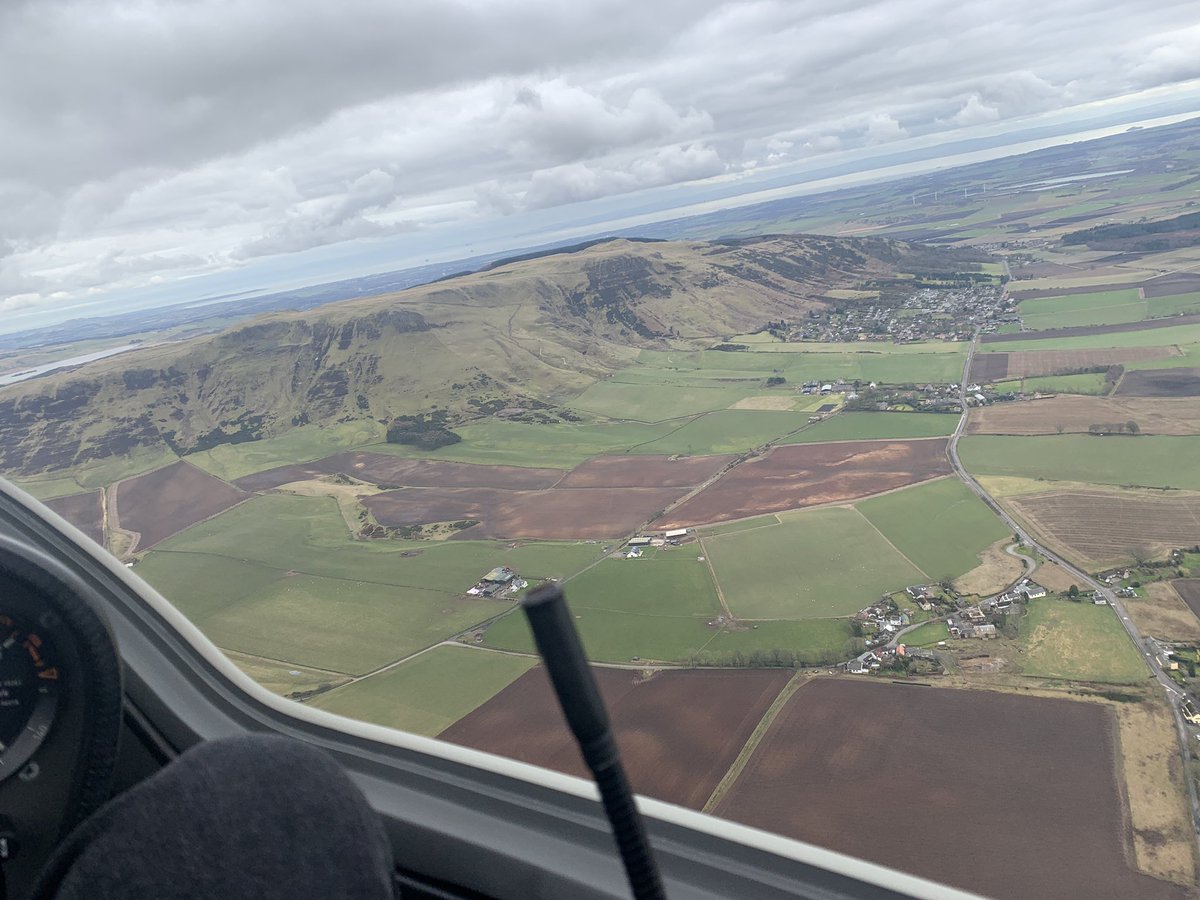 b2xsaQ's tweet photo. Thanks to Phil at @Scottishgliding. Was a great day being guided around the airfield and taking my first flight outside of a simulator. Decided to join as a member :) https://t.co/aWXDQAE5PE