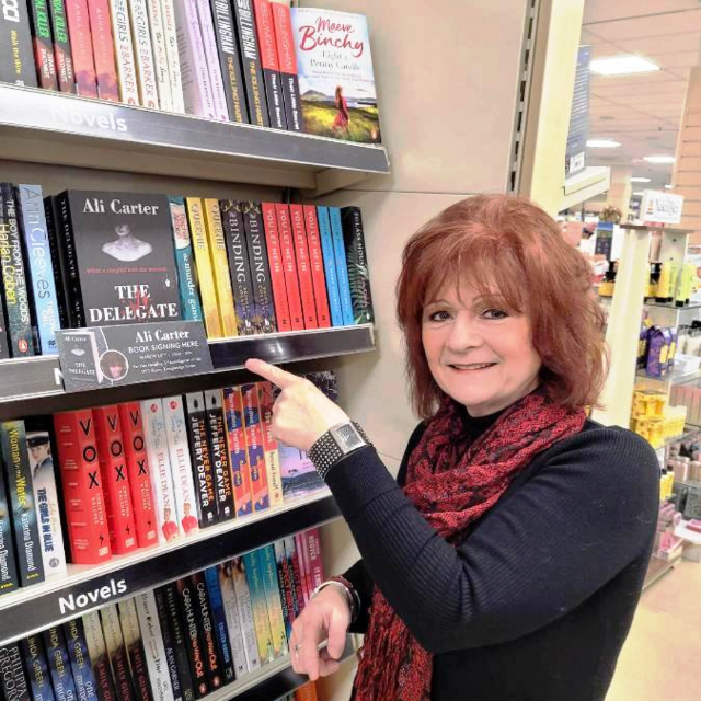 alicrimewriter's tweet photo. Happy author bunny!! 😍
@matadorbooks
#thedelegate #crimethrillers #pinchmenow https://t.co/tEnqTAdeYQ