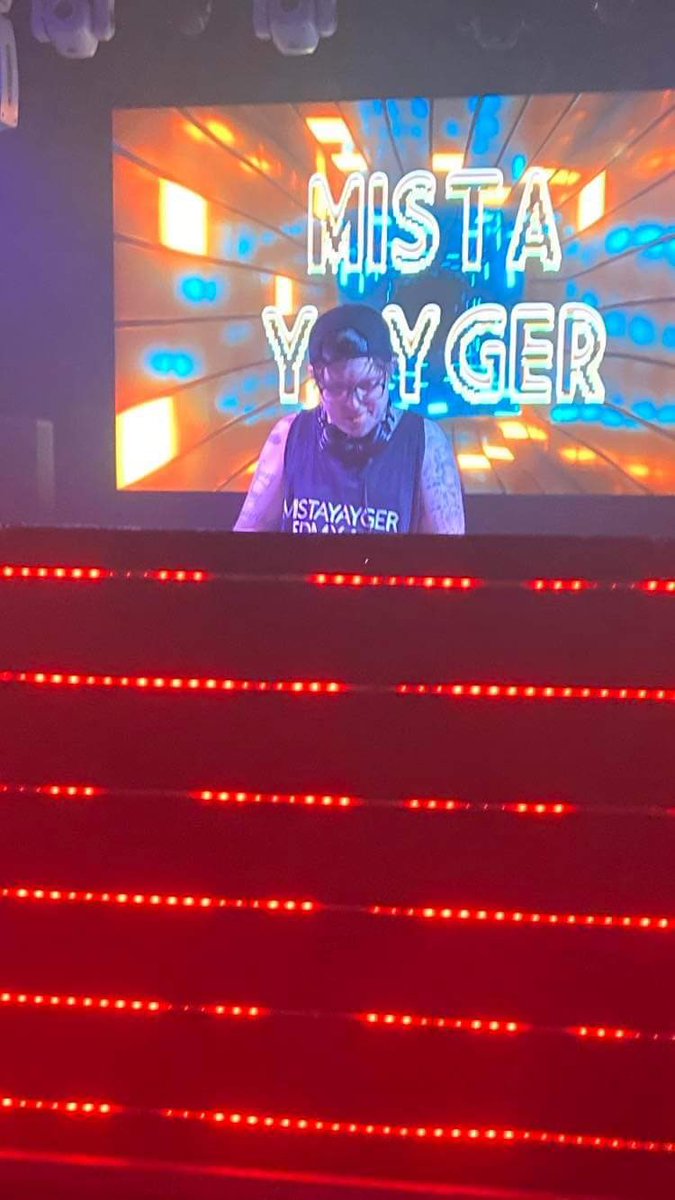 MISTAYAYger's tweet photo. Photo dump >more pics from EDMX1.4 https://t.co/kN7inIM6e7