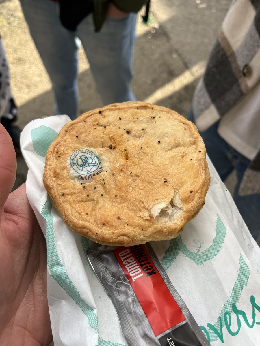 MichaelKoenn's tweet photo. @FootyScran Cheese fries (£4), Chicken Balti Pie (£5) and Burger (£7) at Loftus Road @QPR #scran https://t.co/1XD2TrCqek