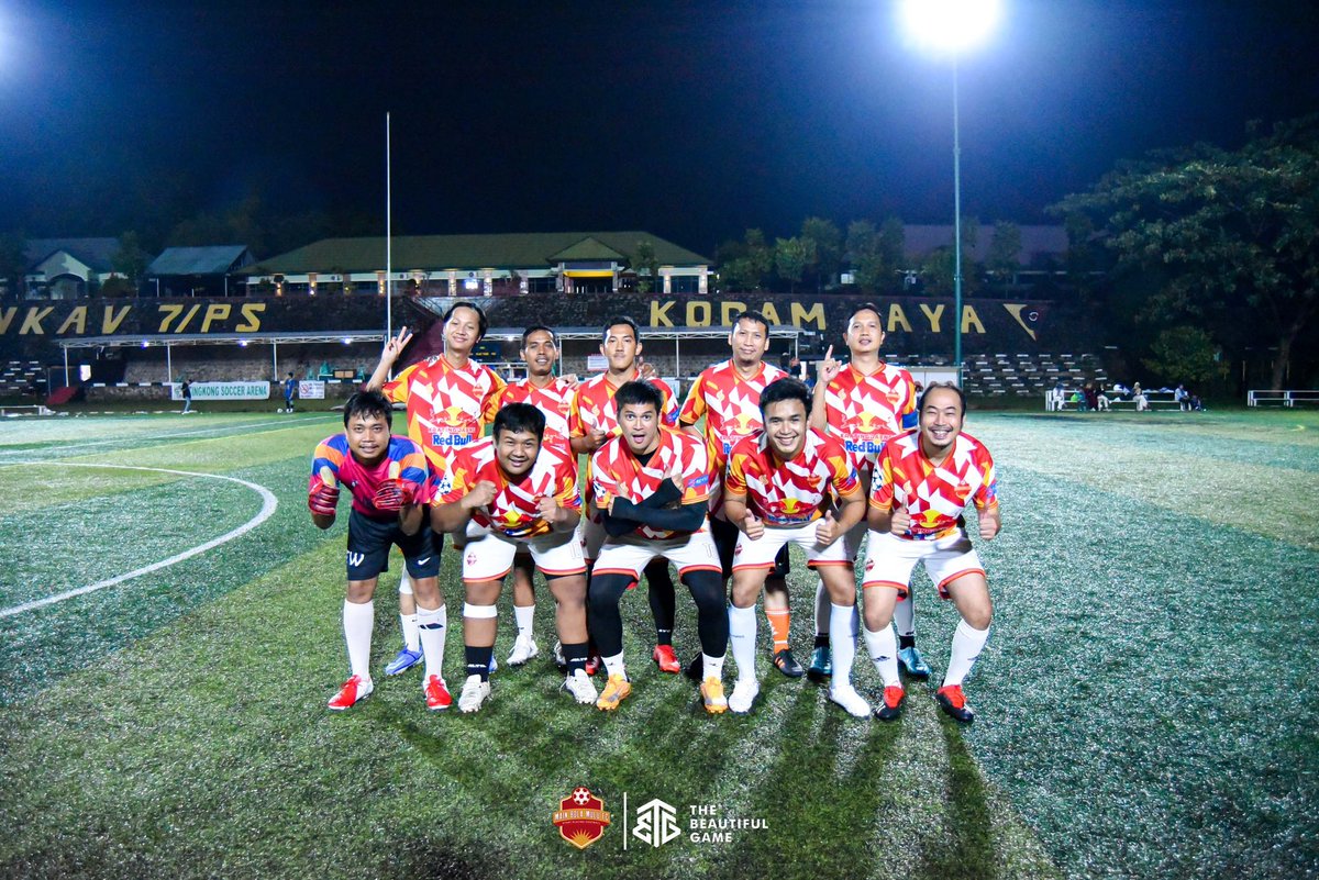 gandiarto's tweet photo. MBM FC @ king kong soccer arena https://t.co/hekBOPABjc