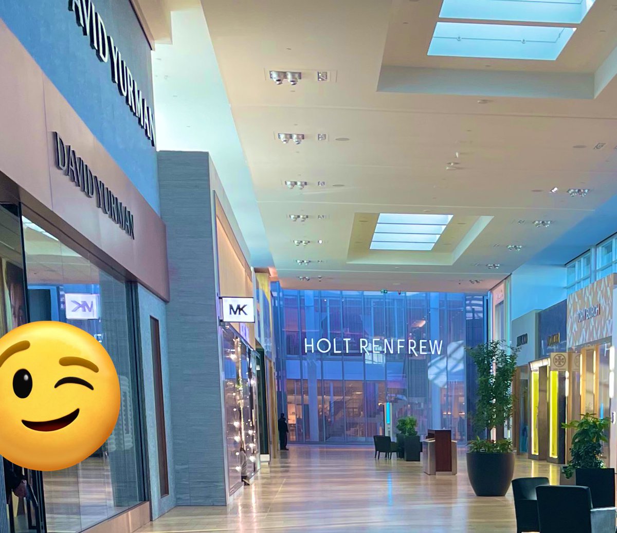 LeaderPolicy's tweet image. Today @TorontoPolice participated in a security exercise with our security &amp;amp; corporate partners @YorkdaleStyle Our Officers train regularly at key locations to be prepared for emergencies @TPS_CPEU