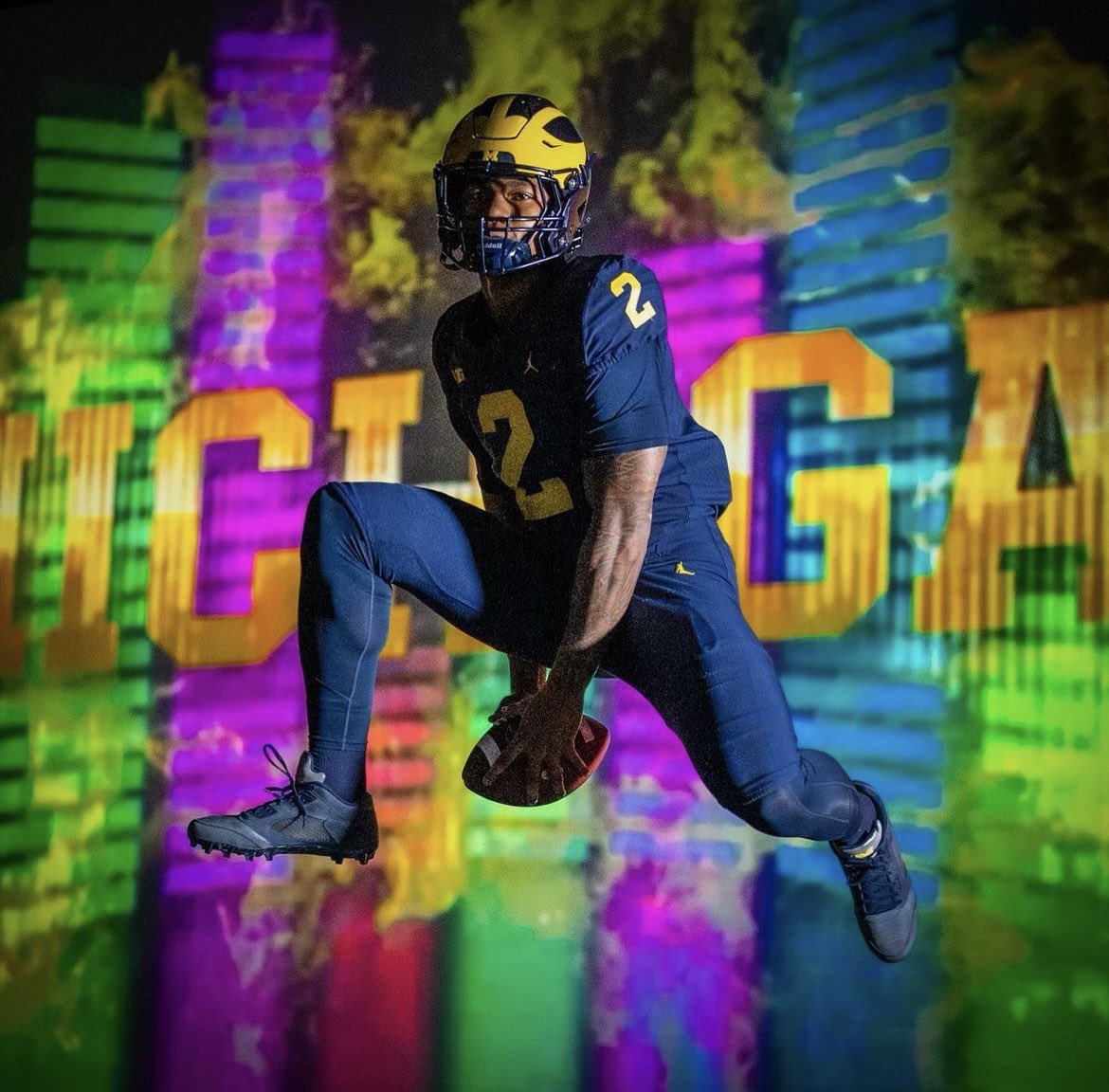 uofmcoverage's tweet photo. 2024 5⭐️ EDGE Dylan Stewart on his Michigan visit this weekend 🔥 @Dylan1Stewart_ #GoBlue https://t.co/s3kTbZja1O
