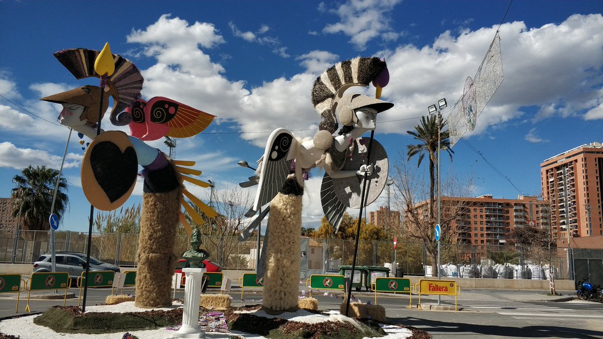 novesfalles's tweet photo. La falla @fallablasgamez consolidant-se amb cada any una millor inversió #Falles23 #Fallas2023 https://t.co/Ejy4Mu5y0W