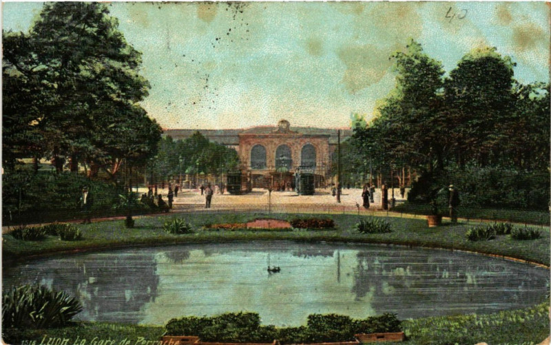 LyonAntan's tweet photo. Lyon Gare de Perrache à #Lyon #CartePostaleAncienne 👉 https://t.co/faRcC5aoY1 https://t.co/P5B5weWdb5