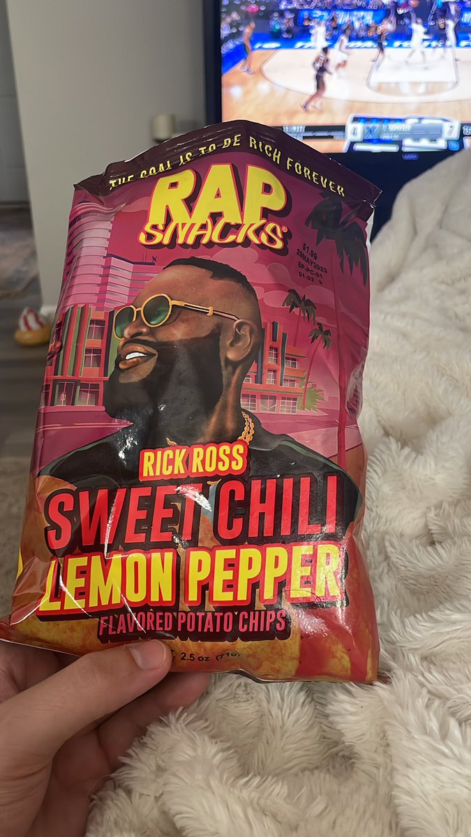 ChadRails's tweet photo. How am I supposed to go to a gas station and NOT get these? 

*Rick Ross grunt* https://t.co/owbO3O5BRr