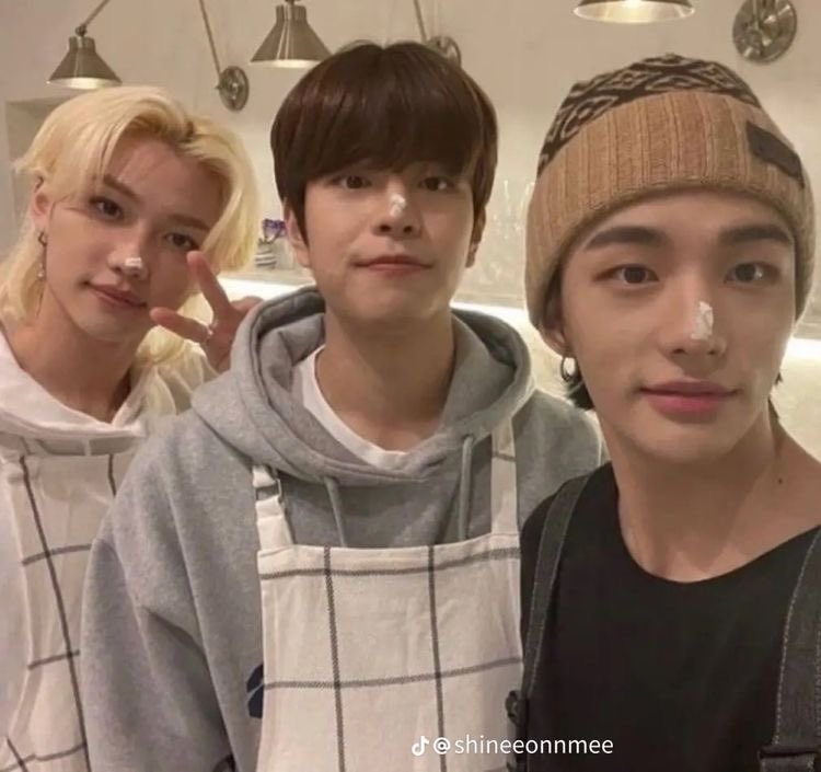 bakingbbokari's tweet photo. Day 004

Hi I’m lizzy!
I’m really new to #stantwt and #kpoptwt  so I’m looking for 18+ moots!

- Stay, Moa (trying to get into more so pls suggest :’) )
- she/ her, 03’,  infp
- really new to kpop as a whole (dec 2022)

 ♡/↺ = to be moots!! https://t.co/V8HHXSPIeg