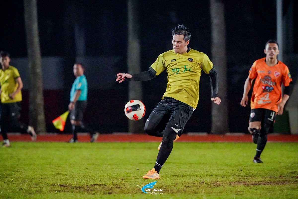 gandiarto's tweet photo. Keong FC Jaya Jaya Jaya @ Std Atang Soetrisna https://t.co/ZNOpX5SbKa