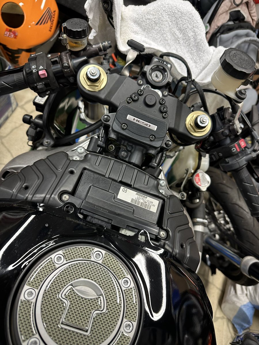 tarotarobikes's tweet photo. ✨CBR1000RR😁custom✨

・トップブリッジ交換・
まさかのセパハンからの⤴︎バーハン仕様へ👍
・バーハン22.2ホルダーから
テーパーハン28.6ホルダーへ変更‼️

#HONDA
#CBR1000RR
#custom https://t.co/7ur36xFyY6