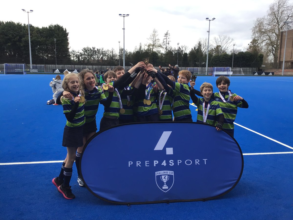 Keep a blue head under pressure. Two outstanding finals, one ending in nail-biting sudden death penalty shuffles. 🍏 edging it to make it an U11 and U13 @prep4sport Challenge Cup double. Huge thanks to @SportWus @StAnthonysPrep for  the  battle.