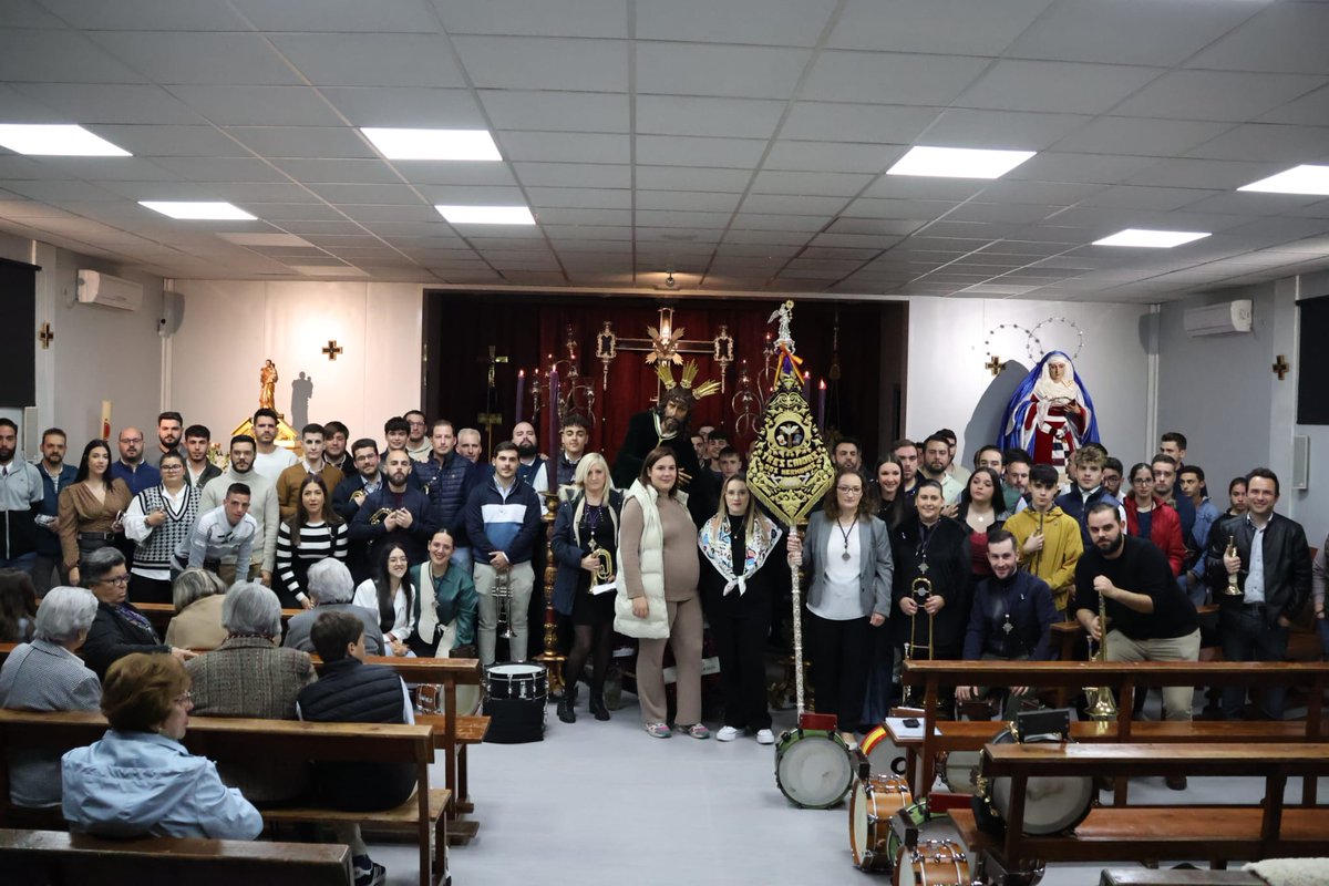 Y así nos reunimos una vez más para hacer música con el nombre del Señor de las Tres Caídas por bandera y despedirnos cantándole a su madre como cada Sábado de Pasión en los últimos años.

Gracias a todos los que nos acompañásteis en este día tan especial y emotivo.
