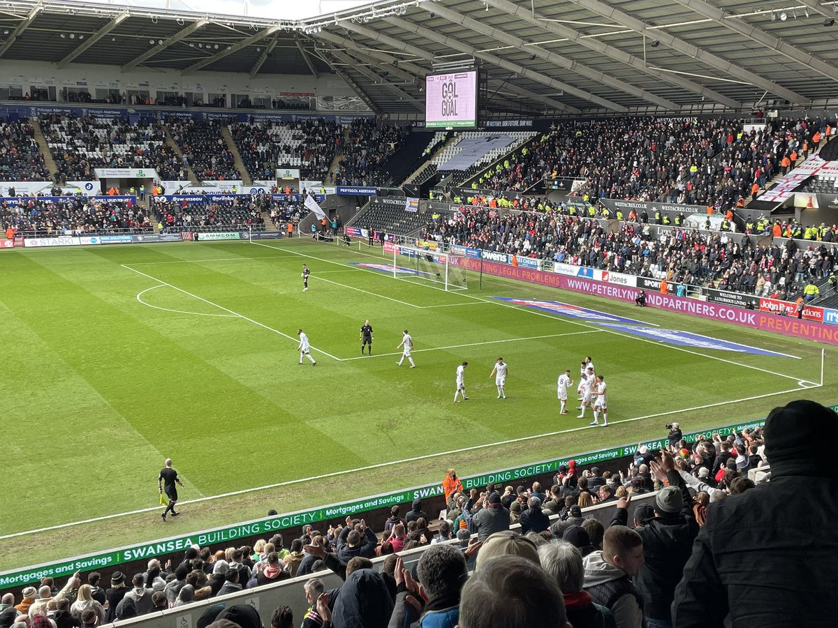 IceWithNoLemon's tweet image. Swansea 2 Bristol City 0

A much needed 3pts going into the international break 

Thought we played well &amp;amp; deserved all the points

Well Done to RM and the players 

#SWAvBRC #SWABRC #Swans