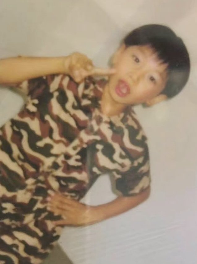 yugeng0320's tweet photo. this little boy is 25 years old now! Celebrating all the cuteness of the man named Chen Yugeng, my baby! #chenyugeng0320day #陈誉庚0320生日快乐 💕🎉 https://t.co/GYGB6FcRJ6