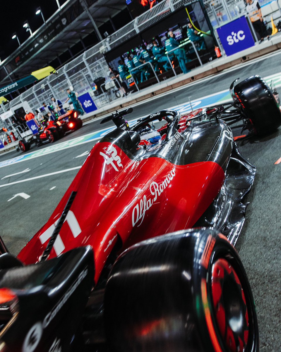 audif1_'s tweet photo. Roll out. 👊

#F1 #SaudiArabianGP https://t.co/p32gZ5nUAc