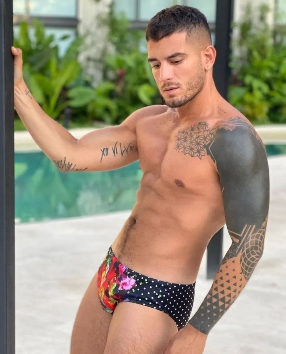 Alexis Vincent 🇫🇷
Post 063
MODEL🩲 ACTOR 🎬

This French model has arrived with force in adult cinema, has a perfect face, an incredible tattooed body and his irresistible bulge.

Follow &amp; enjoy:
<a href="/alex__ink/">Alex Ink</a> 

#sexymen #speedo #speedoboy #speedobulge #bulge #hotbulges #swimwear
