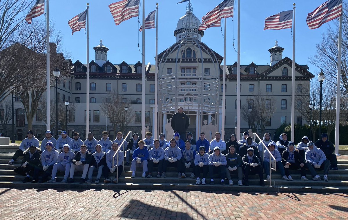 Widener_FB's tweet photo. Great day to Clean Campus! Spending the morning alongside fellow members @WidenerUniv Community helping keep campus and surrounding area beautiful! @WidenerSports #WeAre1Widener #ServantLeadership https://t.co/tC8i38D85Z