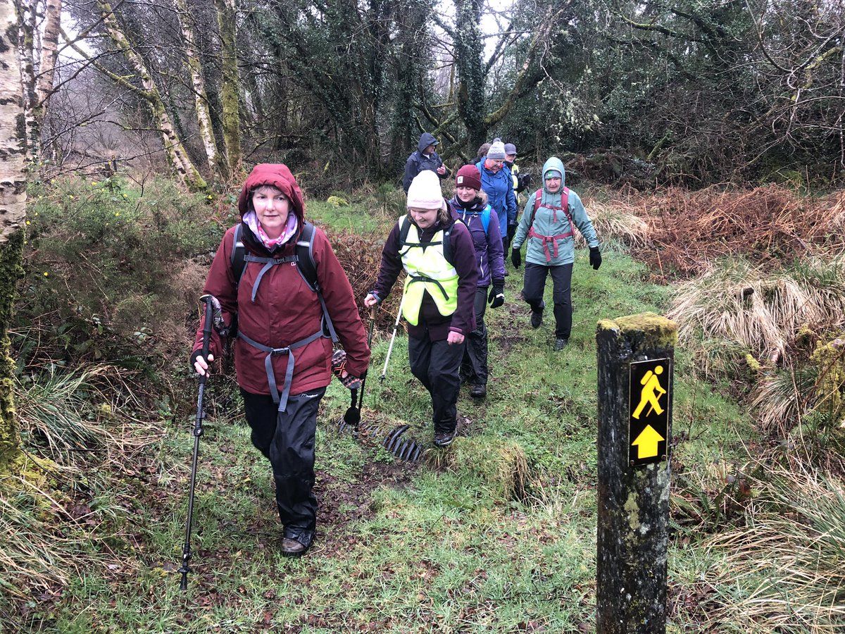 leevalleywalks's tweet photo. Great turnout for our three-length-option hike on the Slí Gaeltacht Mhúscraí Beál Átha an Ghaorthaidh section - the local section of the O’Suilleabhain Beara Way from Dursey Island to Co. Leitrim. 
Good spirits despite a slight dampness! Thanks all for a very enjoyable morning! https://t.co/ObnZphqYlD