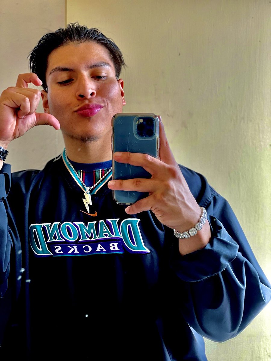 𝑀𝑒𝑟𝑐𝑒𝑑𝑒𝑧 tweet media