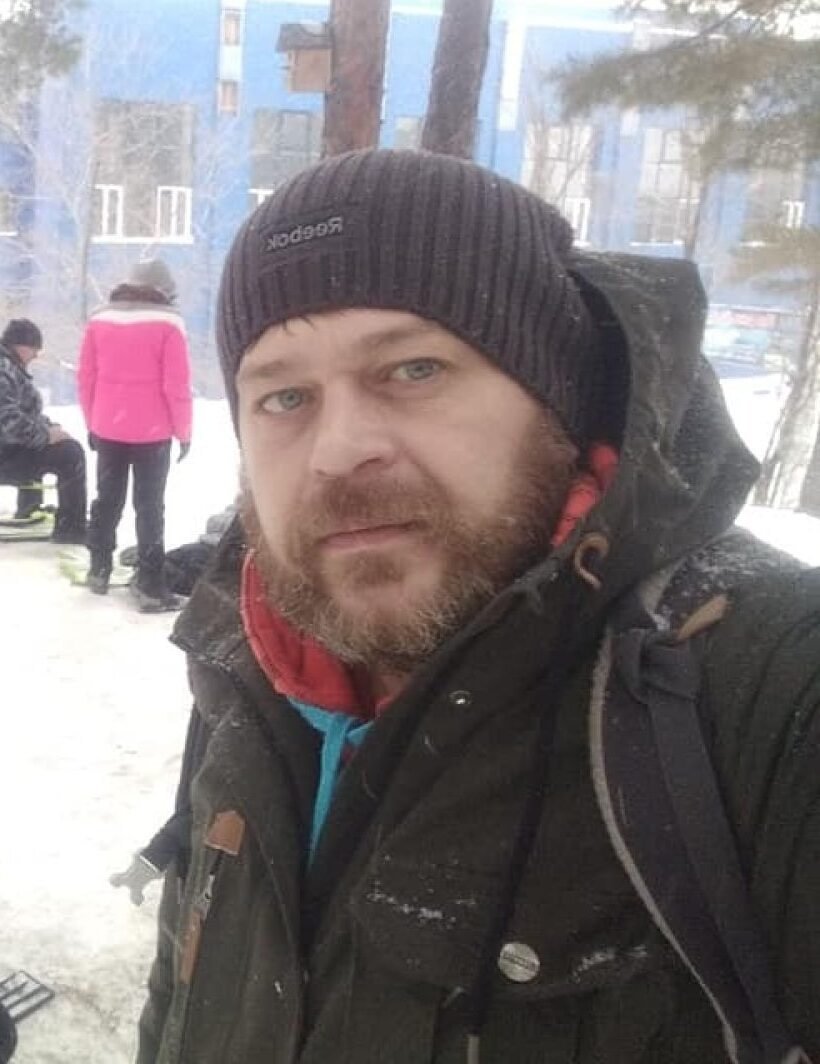 teamnavalny's tweet photo. Завтра первый день суда над бывшим координатором штаба Навального в Барнауле Вадимом Останиным. 

Его, как и Лилию Чанышеву, обвиняют в экстремизме за работу в штабе. Вадим тоже сейчас сидит в СИЗО, и его процесс тоже закрыли на предварительном заседании. https://t.co/aUKlwydVw5