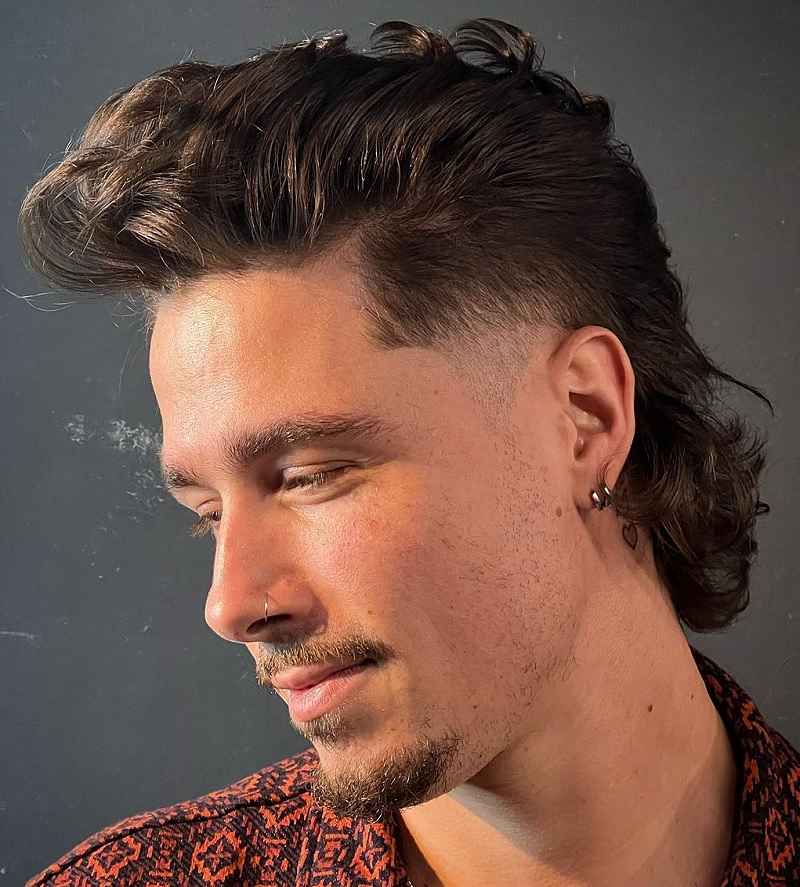 majomath's tweet photo. Ese corte de pelo que está de moda "Mullet" me parece horrible 🤭 y en mi epoca se llamaba corte colombiano tipo "diomedes" https://t.co/2NcR91co8K